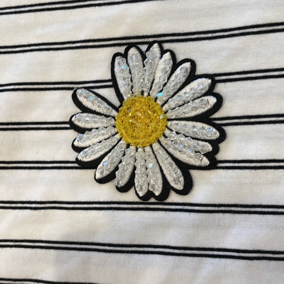 🆕Sara Sara truly me striped beaded Daisy top Size 2T K19 - Picture 3 of 4